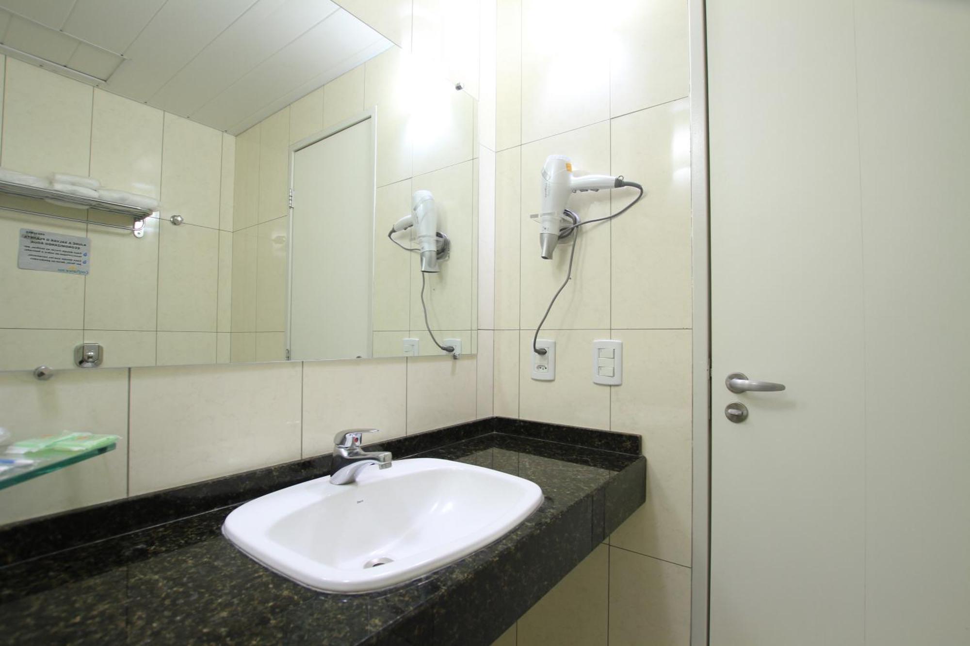 Hotel Confiance Prime Batel Curitiba Bilik gambar